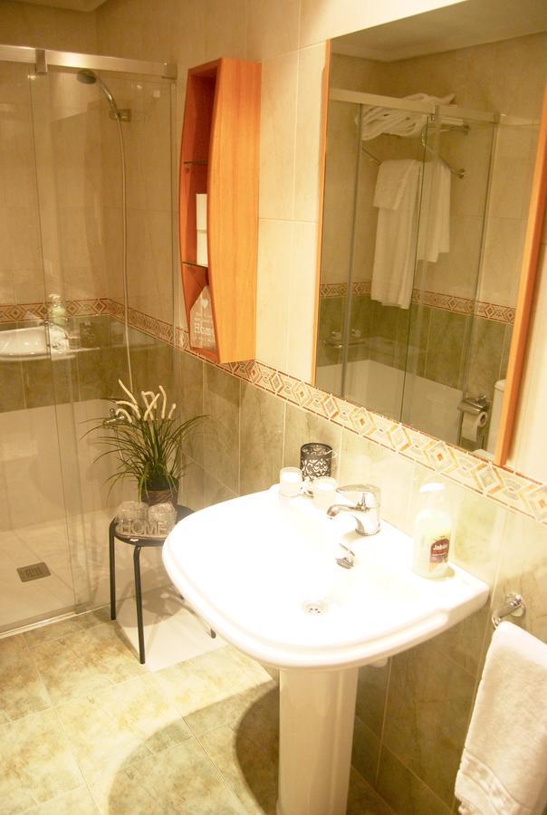 Apartamentos Turisticos Arch Леон Екстериор снимка